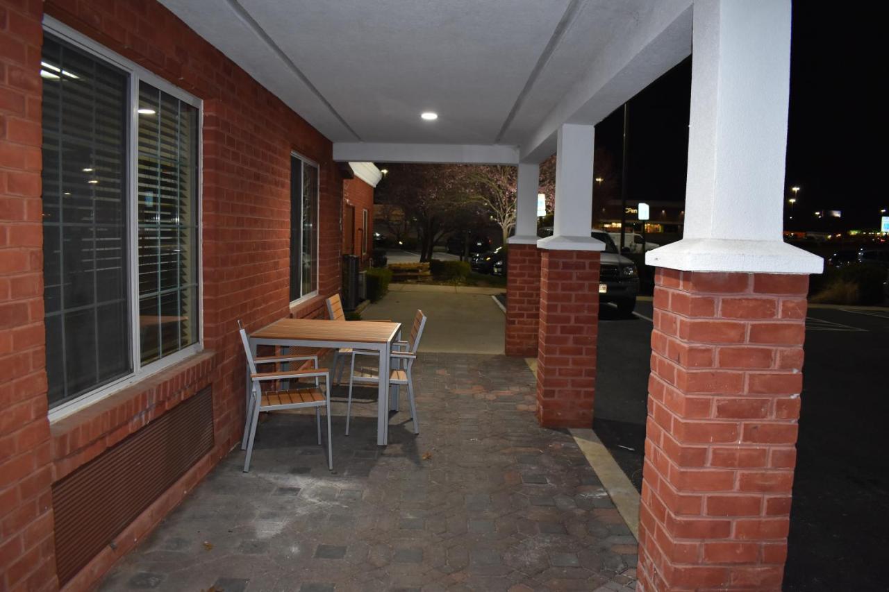 Country & By Radisson, Hagerstown, Md
